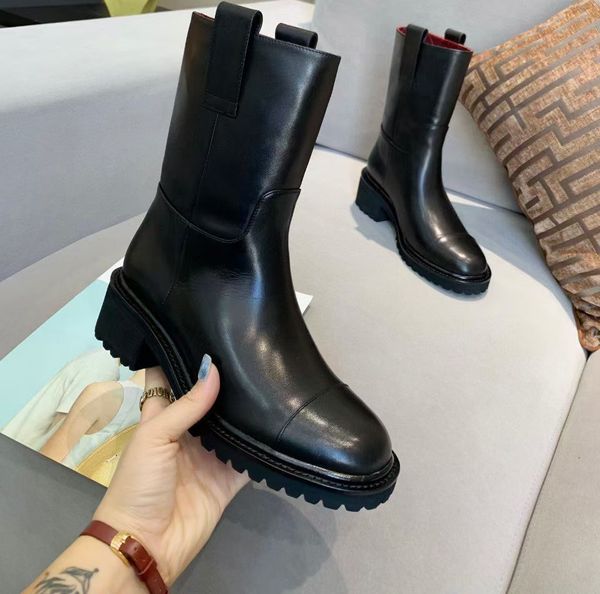 

black and white chunky platform boots leather lace-up shoes leisurewarm combat boot chains buckle low heel martin booties ankle casual shoes