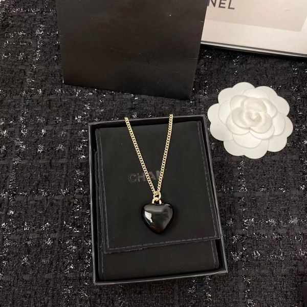 

luxury jewelry womens necklaces pendants double letters c black heart love resin copper fashion with original box 18k gold plated, Silver