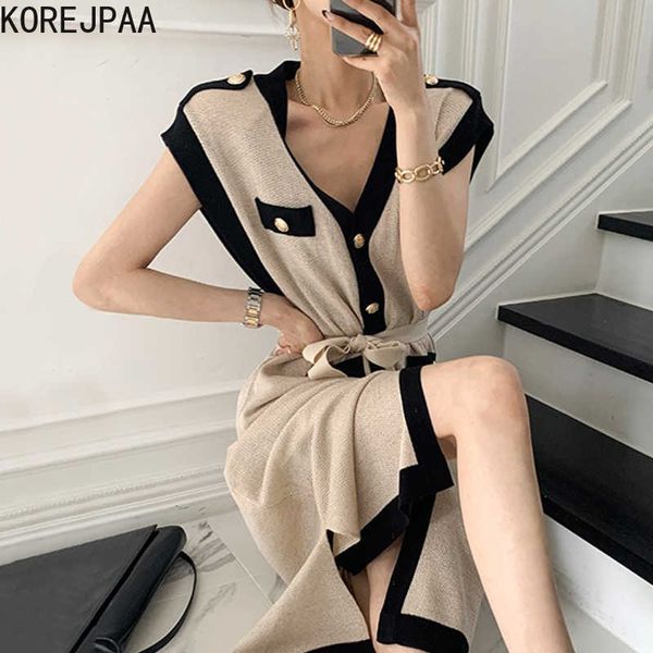 Korejpaa Frauen Kleid Sommer Koreanische Elegante Temperament V-ausschnitt Metall Einreiher Spitze-Up Ärmel Schlitz Stricken Vestidos 210526