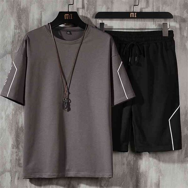 

men's t shirt and short set male summer casual short sleeve and pants suits sports running set streetwear tshirts 210722, Gray