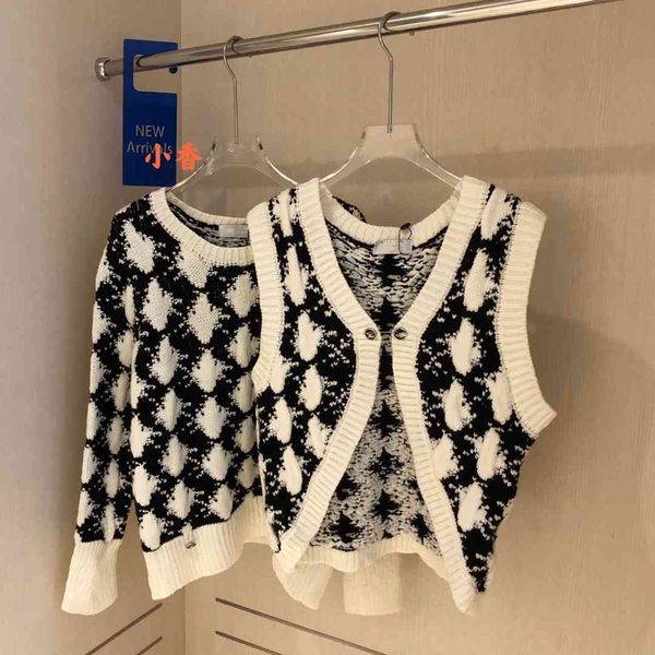 

2021 autumn new knitted jacquard long sleeve pullover sweater cardigan vest wool sweater women, White