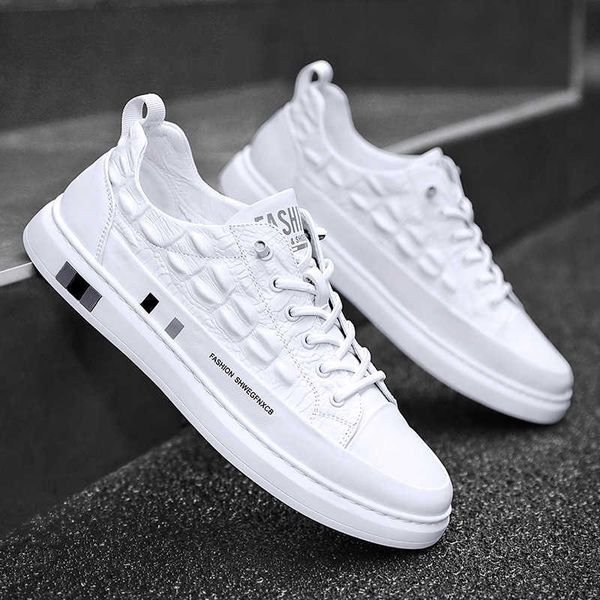 

2021 autumn men's sho fashion trend casual board small white