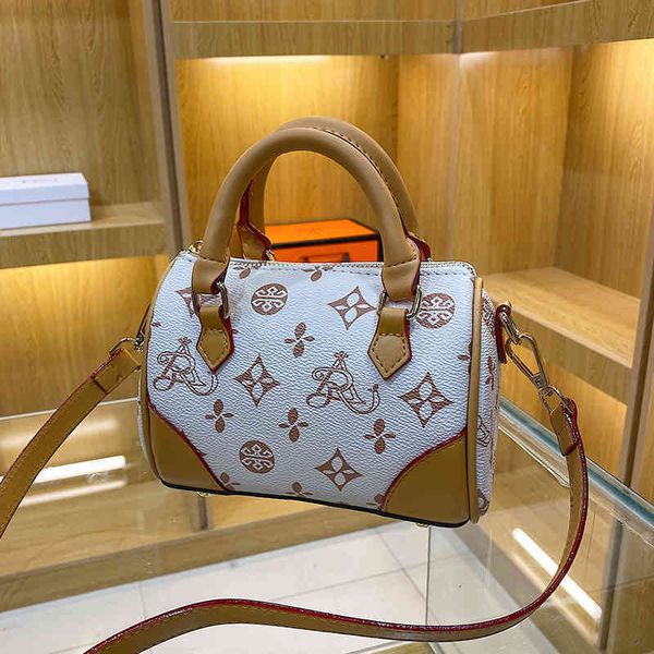 

2022 factory outlet mini boston new old flower contrast small pillow soft leather versatile messenger bag xzf4