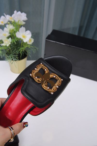 

classic luxury flat beach shoes women's designer pearl fashion cartoon big head sandals leather flip flops 35-42, Black
