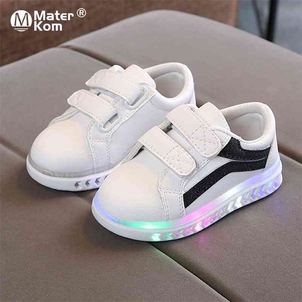 Boyutu 21-30 Bebek LED Işık Up Ayakkabı Çocuk Giyim Dayanıklı Parlayan Sneakers Çocuklar Kız Aydınlık Sneakers Erkek Rahat Ayakkabılar 210329