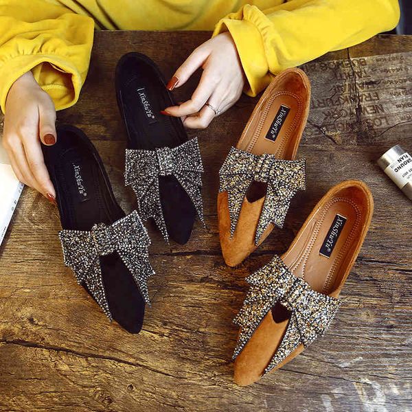 

sandals spring and autumn pointed toe single shoes women crystal all-match flat soft leather moccasin-gommino side scoop bootie, Black