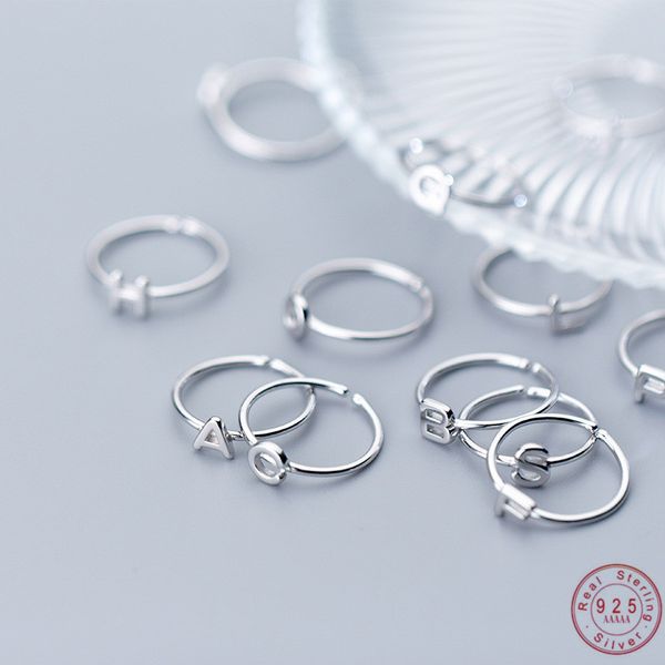 Querme genuínos 100% 925 esterlina prata unisex a-z 26 letras iniciais anéis de nome para mulheres homens creative dedo anéis jóias 210507