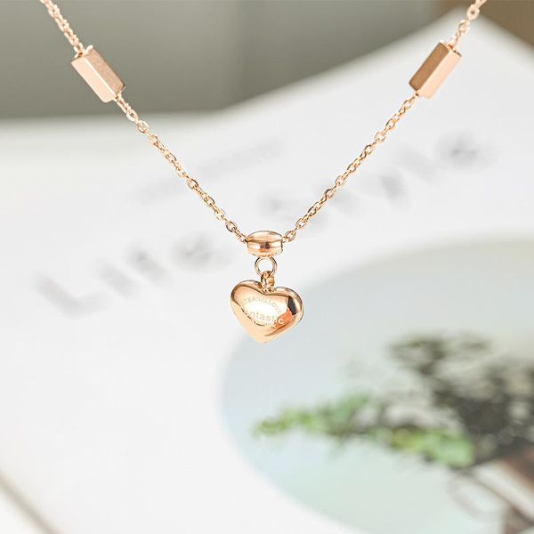

chokers fashion clavicle necklace water wave chain women necklaces rose gold titanium steel female letter heart-shaped, Golden;silver