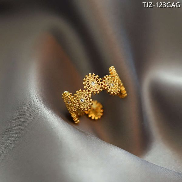 

real gold electroplating french lace daisy ring, Black