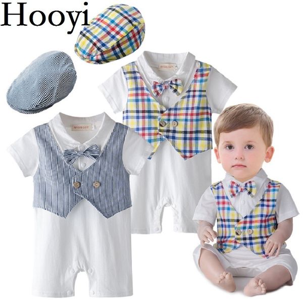 Smoking Baby Strampler Sommer Hübsche Fliege Mode Jungen Overalls Weste Plaid Streifen Kleidung + Mütze Baskenmütze Neugeborene Kostüme 210413