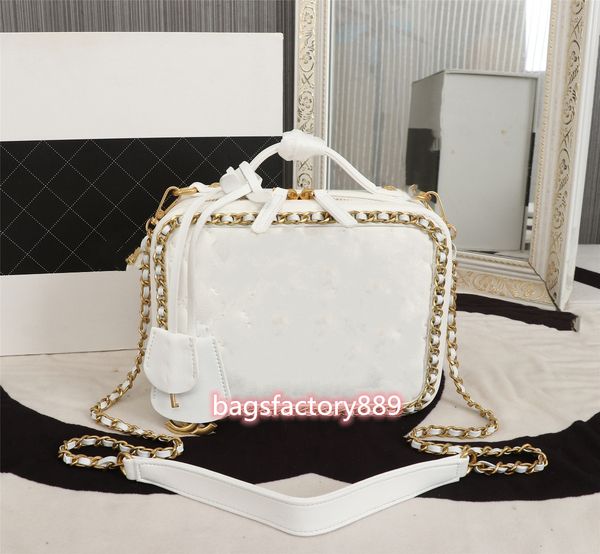 

spring and summer ss bags mall vanity case cosmetic box packing beauty burst added ring chain is more noble than hold fashion tas nice