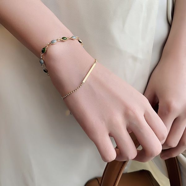 Французский ретро романтический двойной металл золотой браслет для женщины 2021 новая модная ювелирная вечеринка необычный овальный зеленый хрустальный браслет