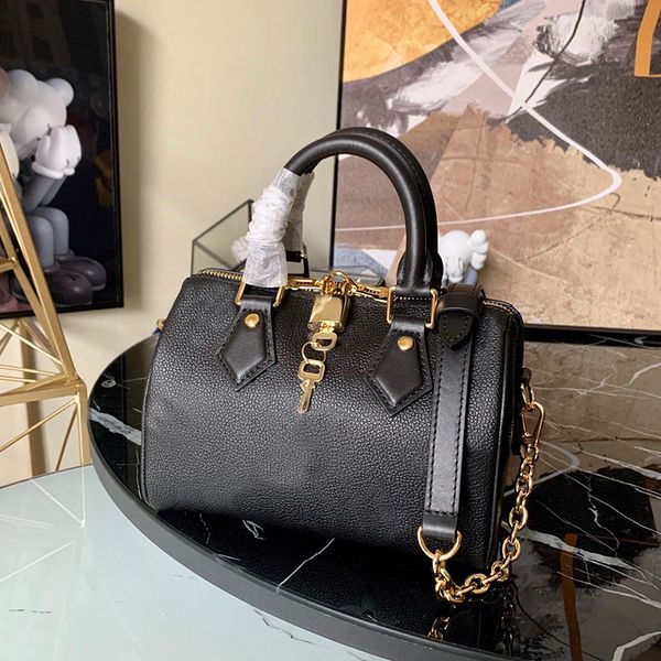 

2021 hand bag new high-end sense cowhide mother commuter messenger female