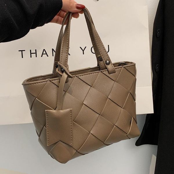 

wholesale factory women leathers shoulder bags simple joker solid color woven handbag sweet small fresh leather tote bag elegant winter plai, Black;red