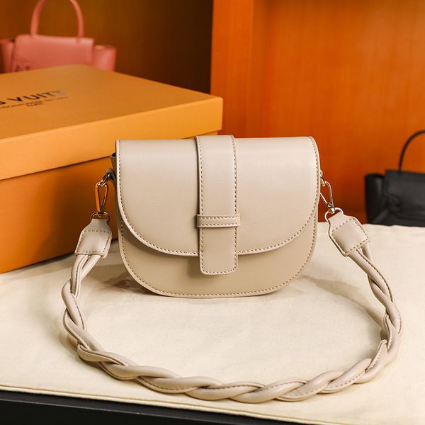 

new handbags net red western style 2021 fashion single shoulder women's simple texture messenger versatile saddle bag factory direct sa