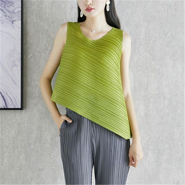 

summer women's miyake fold irregular round neck t shirt loose large size casual all-match sleeveless t-shirt women, White