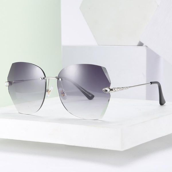 

sunglasses ms wu kuang trimming set auger street fashion, White;black