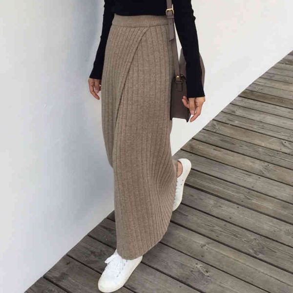 

Chic Gentle Skirt Woman Spring Solid Simple Temperament High-waist Split Screw Hole Design Long Knitted Skirt, Black