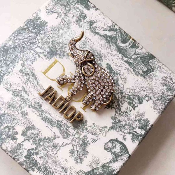 

70% off / 2021 classic letter elephant with diamond brooch hairpin 925 silver needle earrings female de8z