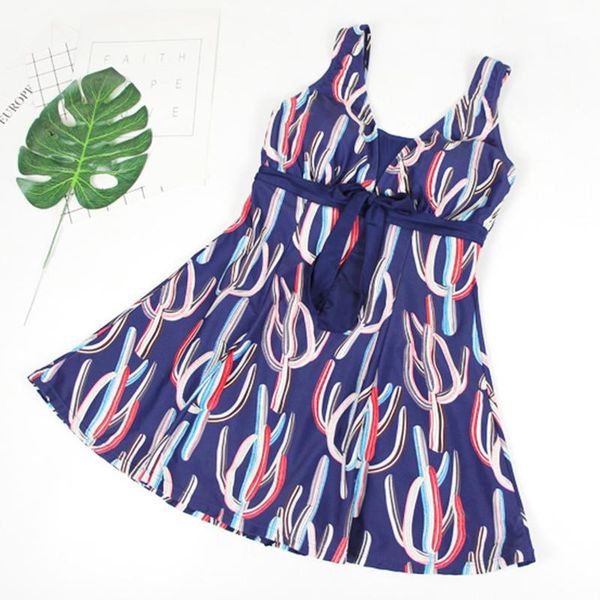 

women's conservative one-piece large size spring swimsuit suits