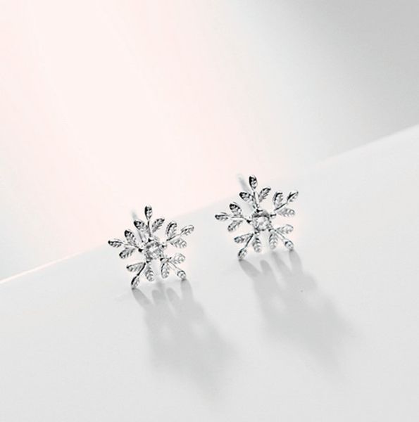 

christmas earrings pearl snowflake stud, Golden;silver