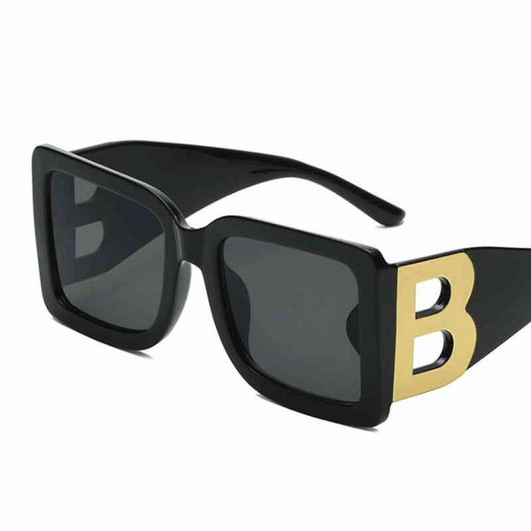 Mode Nauq Trend Große Rahmen Sonnenbrille Frauen 2021 Luxusmarke Retro Quadrat Rivet Sonnenbrille Schwarz Breite Beine Eeyeglasse