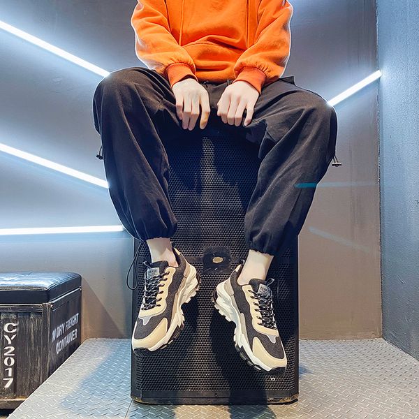 

2021 designer running shoes for men white green black beige fashion mens trainers outdoor sports sneakers size 39-44 wq, White;red