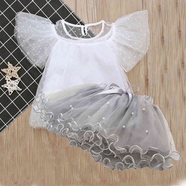 Vestiti per ragazze Moda Estate Set Dot Net Yarn Manica volante T-shirt bianca + Gonna con fiori di perle 2 pezzi Set per bambini 210515