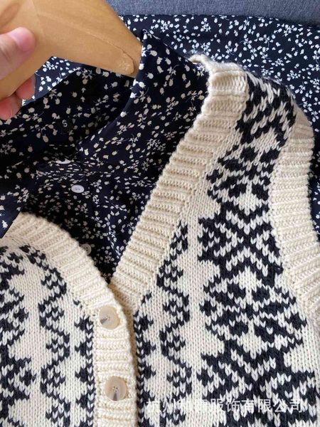 

2021 autumn and winter z family literary style wool knitted vt female xiaoxiangfeng checkerboard sweater vt, Black;white