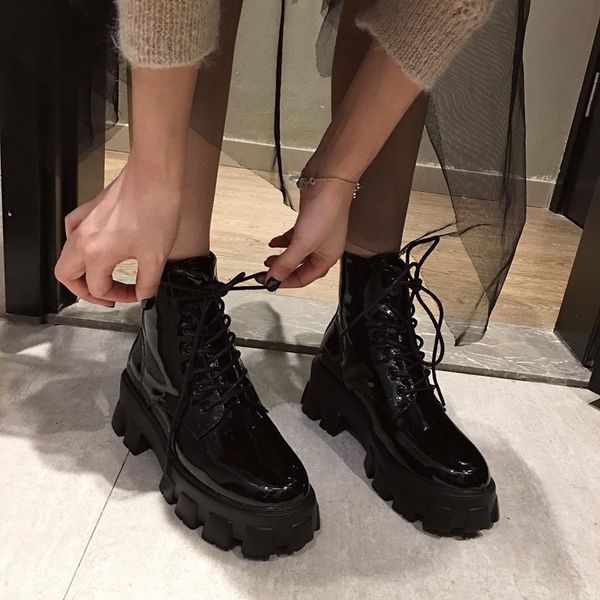 

boots 2021 autumn shoes single wind raise down, Black