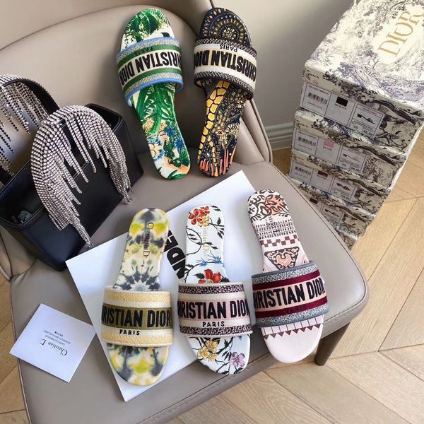 

2021 new spring and summer d-word high-end slippers for women to wear 3d embroidery versatile one word flat sandals, Black