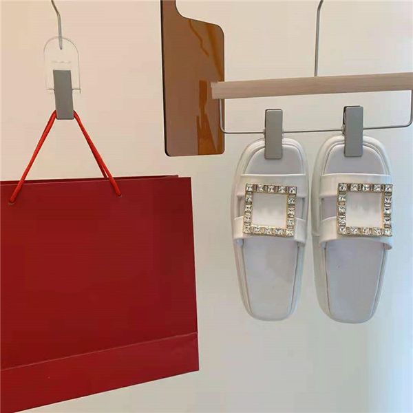 

luxurys designers bagsthe latest catwalk slippers, ladies sandals, luxurious quality, very beautiful and unique fashion items,, Black