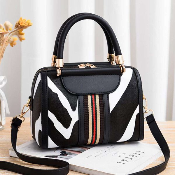 

fashion women's bag single shoulder diagonal cross temperament handbag
