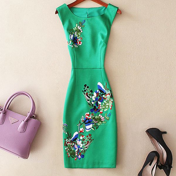 

luxury cheongsam 2021 autumn high-end fashion trend women's boutique elegant embroidery cheongsam sleevels drs, Blue;red