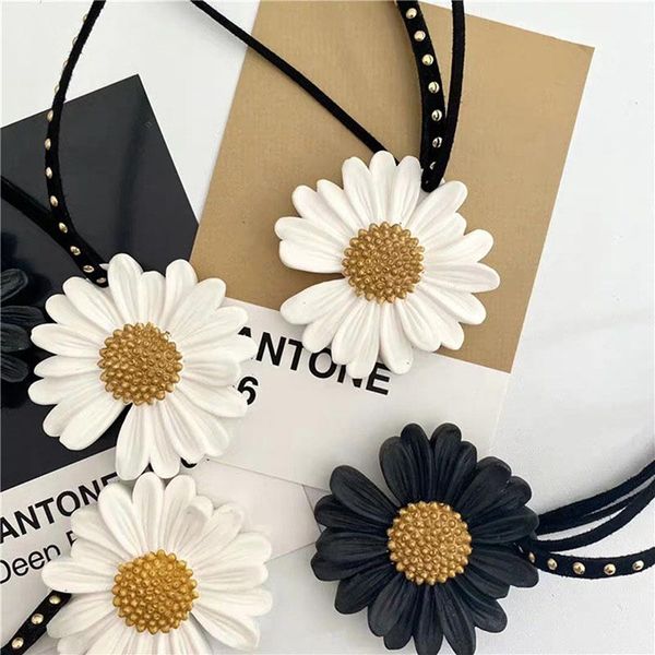 

interior decorations car pendant small daisy flower rearview mirror fragrance