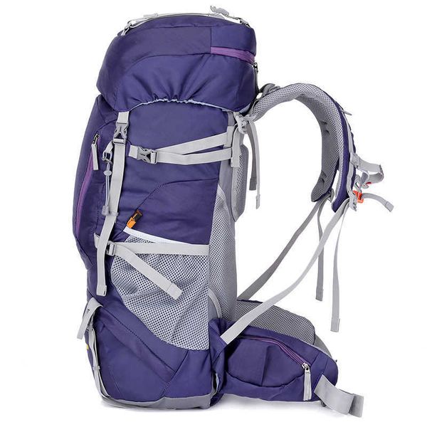 Бесплатный рыцарь 60L водонепроницаемый открытый туризм рюкзаки Rucksack внутренняя рамка спортивные путешествия Trekking скалолазание пакеты Trekking кемпинг Q0721