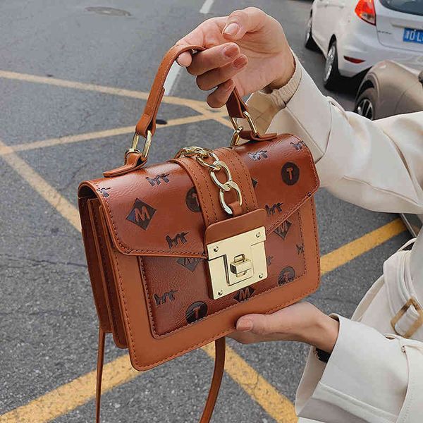 

2022 factory wholesale bag female fashion trend versatile portable small square personality oblique cross bag