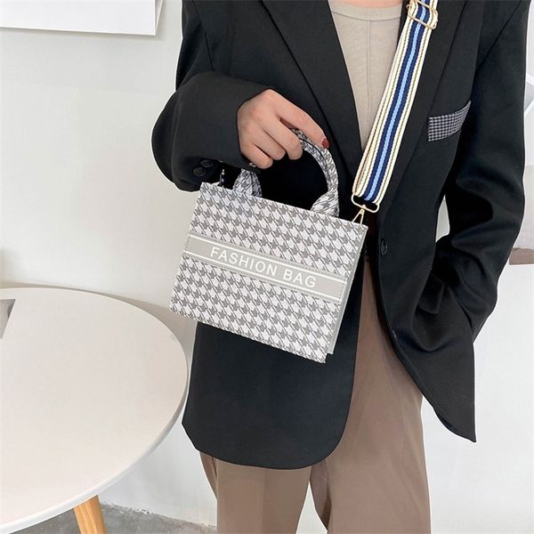 

outlet sale 80% off personalized handbag stripe wide shoulder strap foreign style small square bag 2022 autumn and winter this year's p