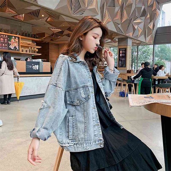 Frühling Korea Mode Frauen Langarm Lose Lässige hellblaue Jean Jacken Vintage Loch Baumwolle Denim Mäntel Top Qualität S372 210512