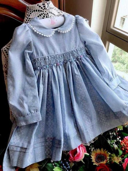 Infantil Smocked Dress Bebê Menina Bebê Sorriçal Mangas Longa Criança Espanhola Boutique Roupas Criança Espanha Espanha Handmade Smocking Vestidos 210615