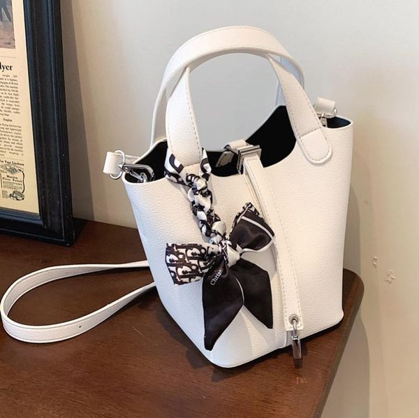 

evening bags european and american simple 2021 autumn fashion ladies single-shoulder handbags texture messenger bag wild bucket