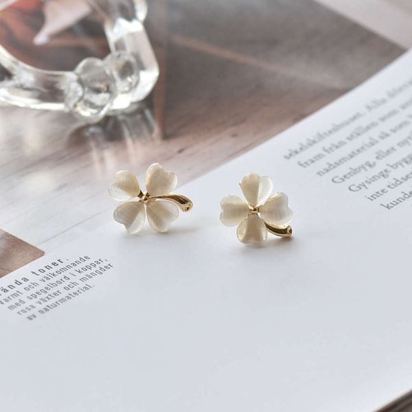 

s925 silver needle clover earrings japan korea fresh lovely girl sweet flower earrings small and advanced ear clip, Black