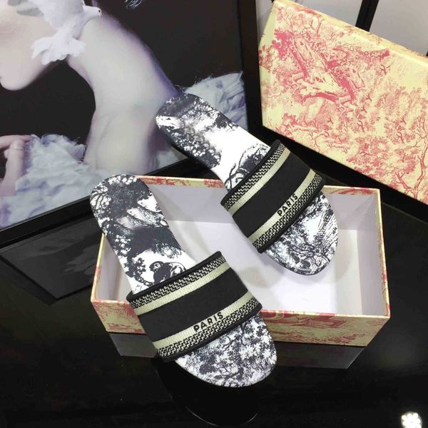 

outlet 2021 designers slides women flops leather sandal with double metal black white brown slippers summer beach sandals box 35-40 desig