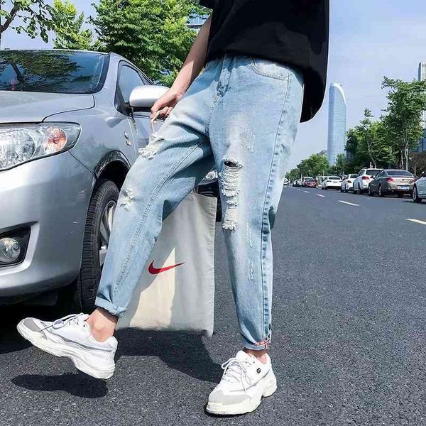 

summer men's torn and scraped jeans loose straight personality street beggars' cropped pants, Blue