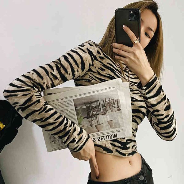 Женщины мода za сексуальная короткая футболка весна осень обрезанный верхний леопард печатает с длинным рукавом эстетик улицы повседневные вершины 210521