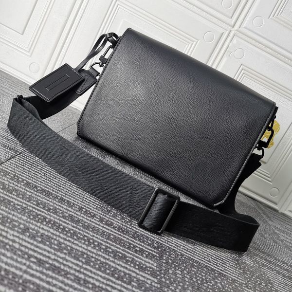

high-quality high-end leather selling men's sports bag casual shoulder 30.5*24*10cm, Black;red