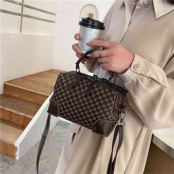 

female 2021 new fashion portable small square bag
