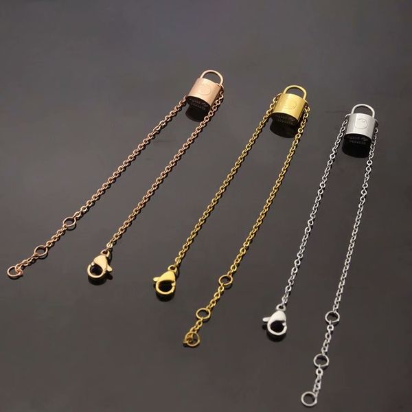 DELUXE Design de alta qualidade fábrica 18 cm letra trava pulseira pulseira rosa ouro prata 316L aço inoxidável v amor jóias mulheres braceletes