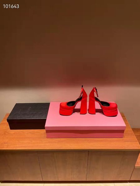 

2021fashionable women's ultra-high heels sandals with embroidered counter are luxurious, beautiful and comfortable34-41, Black