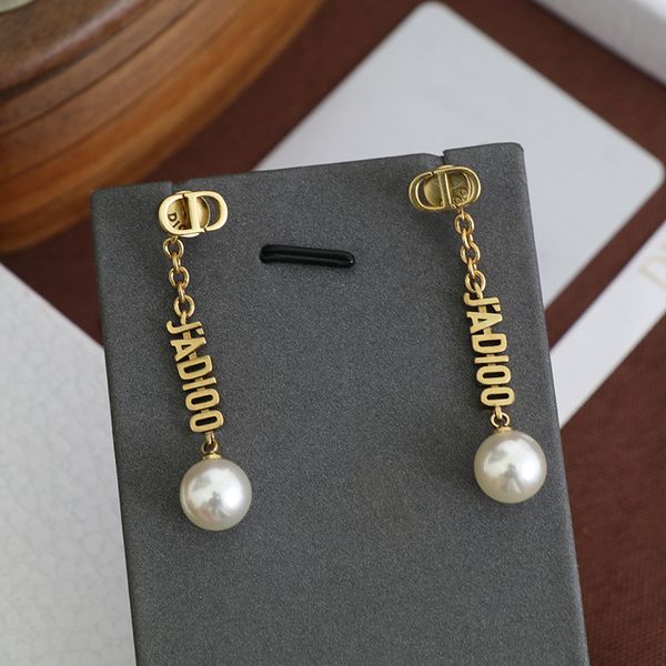 

aaa designer jewelry letter earrings 2021 new liu su pearl earrings, Golden
